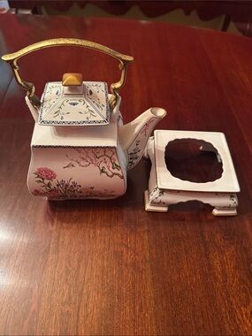 1986 Franklin Mint Teapot, 'Birds and Flowers of the Orient